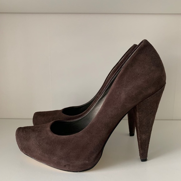 Brown suede pumps - Picture 1 of 4